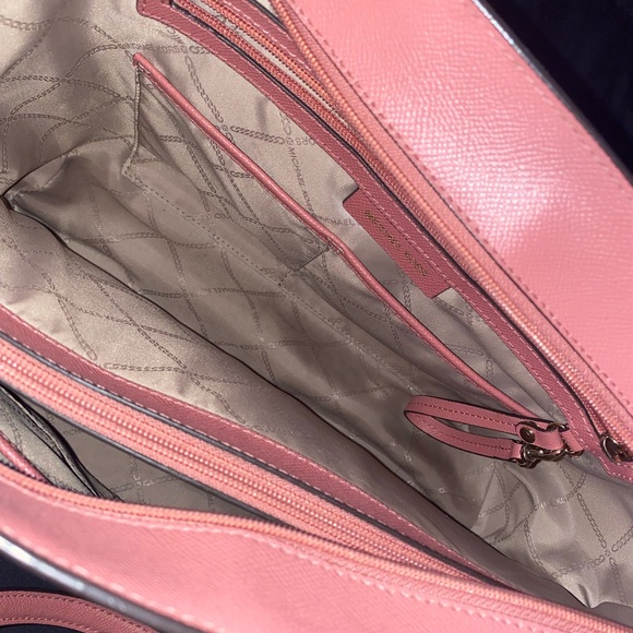 FINAL MARKDOWN! MICHAEL KORS - Voyager Crossgrain Leather Tote, Pink, Medium - Picture 11 of 16
